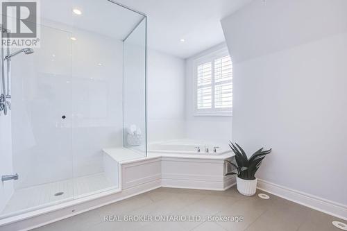 39 Ruby Lang Lane, Toronto, ON - Indoor Photo Showing Bathroom