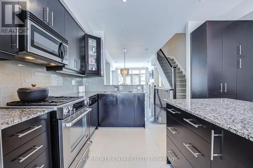 39 Ruby Lang Lane, Toronto, ON - Indoor Photo Showing Kitchen With Upgraded Kitchen