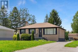 LOWER UNIT - 14 WEBSTER DRIVE Aurora, ON L4G 2A5