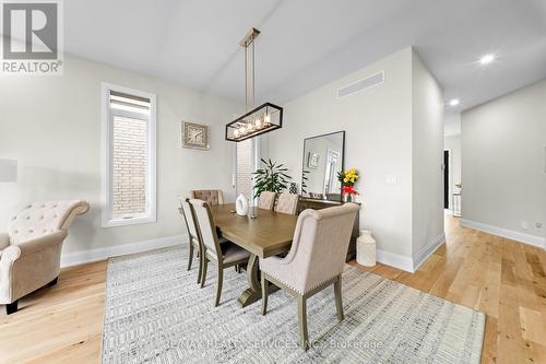 130 Pondcliffe Drive, Kitchener, ON - Indoor Photo Showing Dining Room