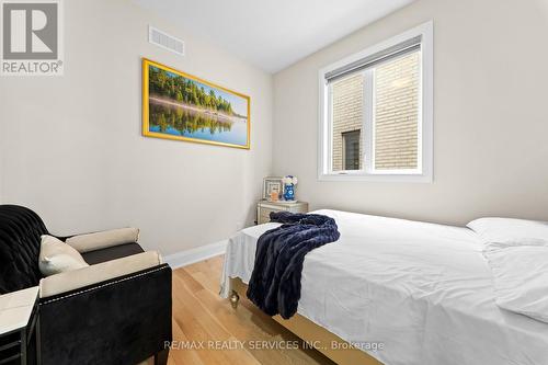 130 Pondcliffe Drive, Kitchener, ON - Indoor Photo Showing Bedroom