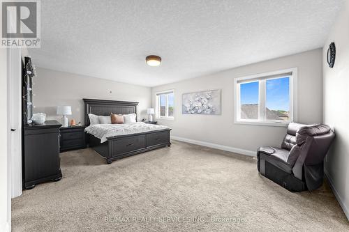 130 Pondcliffe Drive, Kitchener, ON - Indoor Photo Showing Bedroom