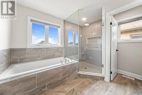 130 Pondcliffe Drive, Kitchener, ON - Indoor Photo Showing Bathroom
