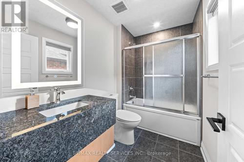 130 Pondcliffe Drive, Kitchener, ON - Indoor Photo Showing Bathroom