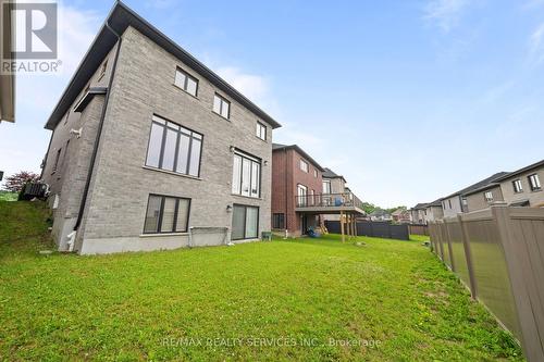 130 Pondcliffe Drive, Kitchener, ON - Outdoor