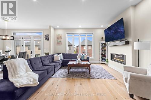 130 Pondcliffe Drive, Kitchener, ON - Indoor Photo Showing Living Room With Fireplace