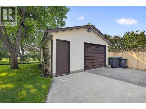 1494/1496 Elm Street, Kelowna, BC - Outdoor With Exterior