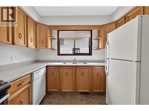 Kitchen - 1494/1496 Elm Street, Kelowna, BC - Indoor Photo Showing Kitchen With Double Sink
