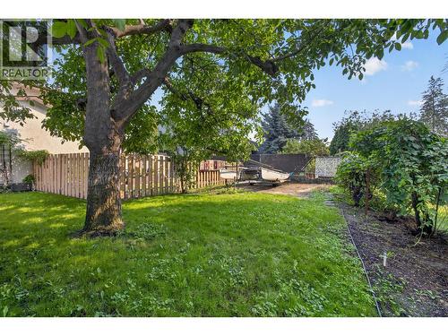 1494/1496 Elm Street, Kelowna, BC - Outdoor