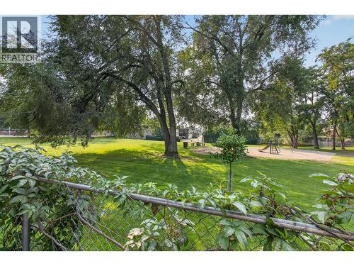 Duggan Park - 1494/1496 Elm Street, Kelowna, BC - Outdoor
