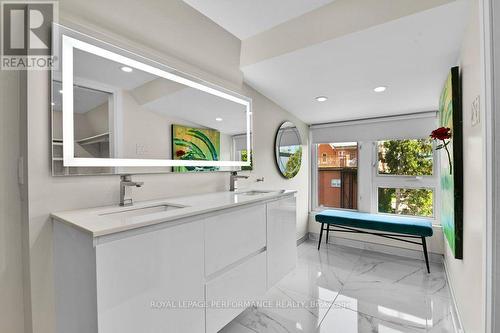 168 Stewart Street, Ottawa, ON - Indoor Photo Showing Bathroom