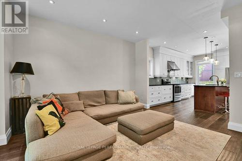 168 Stewart Street, Ottawa, ON - Indoor Photo Showing Living Room