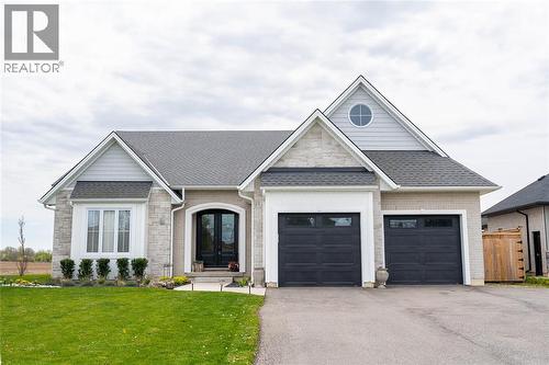3613 Queen STREET  Plympton-Wyoming, ON N0N 1E0