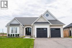 3613 Queen STREET  Plympton-Wyoming, ON N0N 1E0