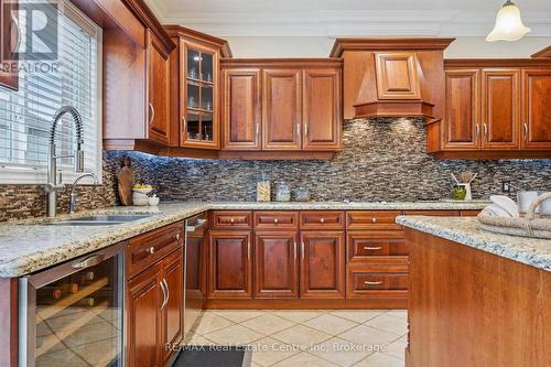 34 Whetstone Crescent, Guelph (Pineridge/Westminster Woods), ON - Indoor Photo Showing Kitchen With Double Sink