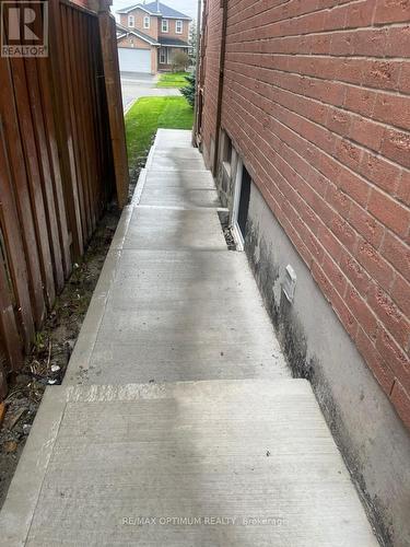 11 Murkar Crescent, Whitby, ON -  Photo Showing Other Room