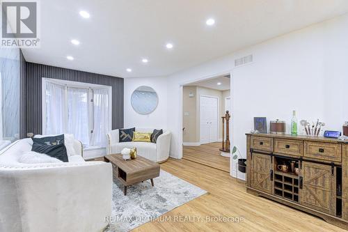 11 Murkar Crescent, Whitby, ON - Indoor Photo Showing Living Room
