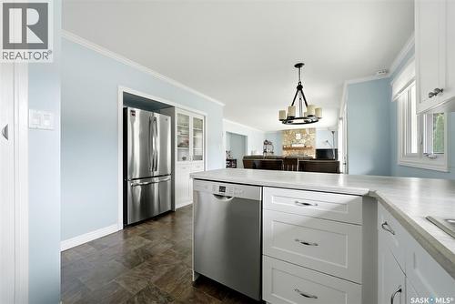 60 Gardiner Avenue, Regina, SK - Indoor Photo Showing Kitchen