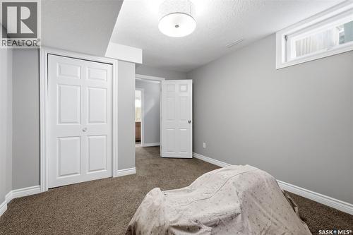 60 Gardiner Avenue, Regina, SK - Indoor Photo Showing Bedroom