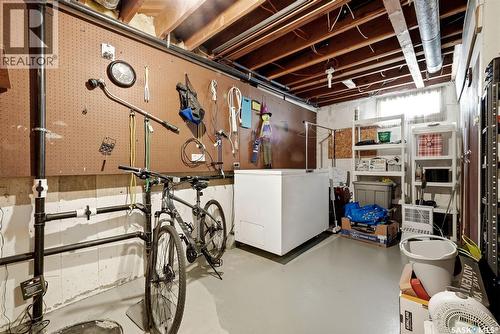 60 Gardiner Avenue, Regina, SK - Indoor Photo Showing Laundry Room