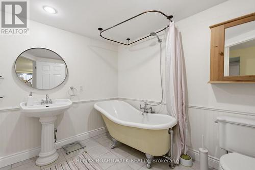1110 Dunning Road, Ottawa, ON - Indoor Photo Showing Bathroom