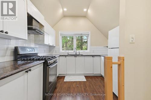 1110 Dunning Road, Ottawa, ON - Indoor Photo Showing Kitchen