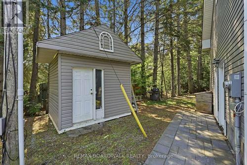1110 Dunning Road, Ottawa, ON - Outdoor With Exterior