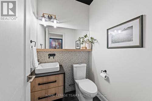 792 Mcmanus Avenue, Ottawa, ON - Indoor Photo Showing Bathroom