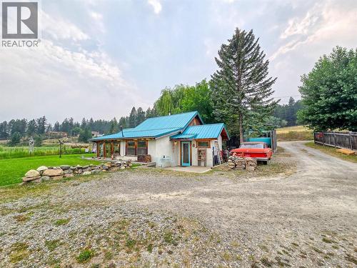 9498 Westside Road, Invermere, BC - Outdoor