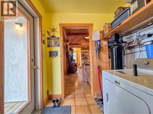 9498 Westside Road, Invermere, BC - Indoor