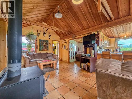 9498 Westside Road, Invermere, BC - Indoor Photo Showing Other Room