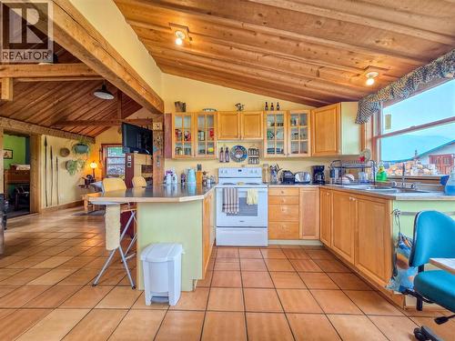 9498 Westside Road, Invermere, BC - Indoor Photo Showing Kitchen With Double Sink
