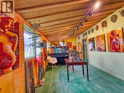 9498 Westside Road, Invermere, BC - Indoor Photo Showing Other Room