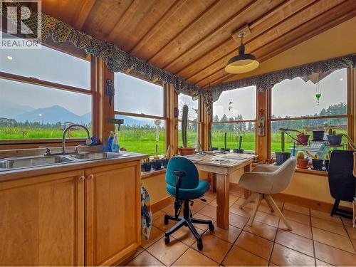 9498 Westside Road, Invermere, BC - Indoor