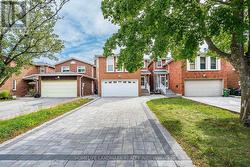62 DANJOHN CRESCENT Toronto, ON M1V 3N4