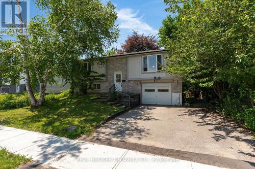 57 BERNICK DRIVE  Barrie, ON L4M 5C1