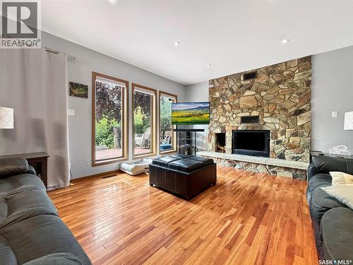 407 Chitek Crescent, Saskatoon, SK - Indoor Photo Showing Living Room With Fireplace