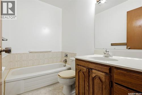 65 Mccaul Crescent, Regina, SK - Indoor Photo Showing Bathroom