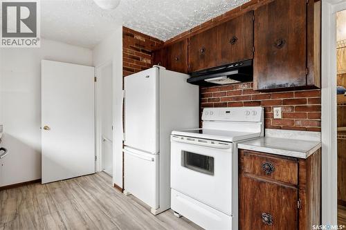 65 Mccaul Crescent, Regina, SK - Indoor Photo Showing Kitchen