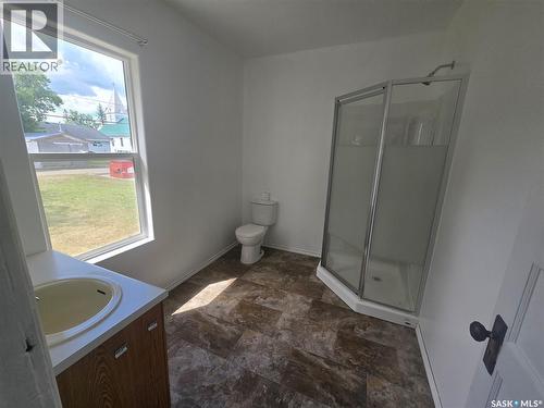 419 Main Street, Kipling, SK - Indoor Photo Showing Bathroom