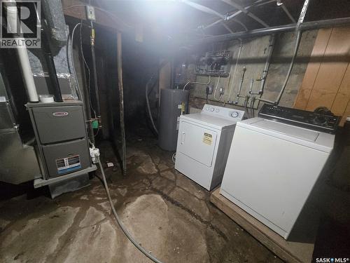 419 Main Street, Kipling, SK - Indoor Photo Showing Laundry Room