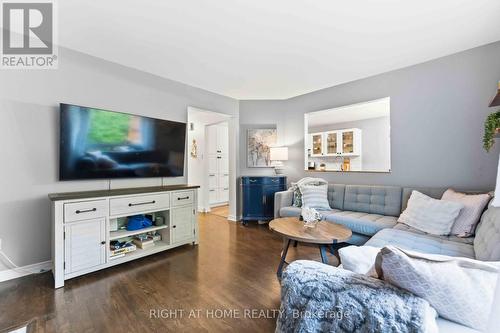 25 Waterton Crescent, Ottawa, ON - Indoor Photo Showing Living Room