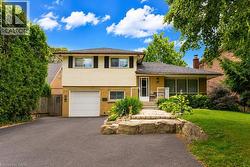 120 STONE CHURCH Road W  Hamilton, ON L9B 1A3