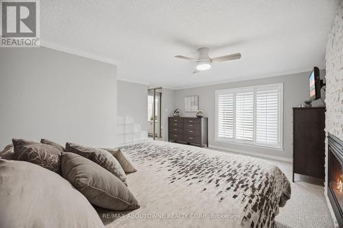 6298 Starfield Crescent, Mississauga, ON - Indoor Photo Showing Bedroom