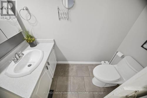 6298 Starfield Crescent, Mississauga, ON - Indoor Photo Showing Bathroom