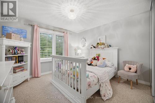 6298 Starfield Crescent, Mississauga, ON - Indoor Photo Showing Bedroom