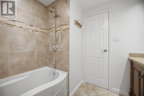 6298 Starfield Crescent, Mississauga, ON - Indoor Photo Showing Bathroom
