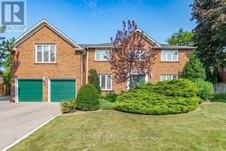 6 LILLINGTON STREET Brampton, ON L6S 4B9