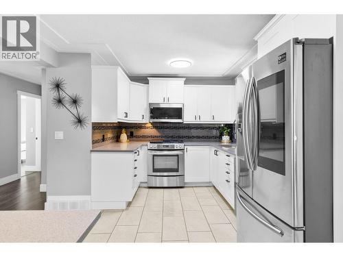 Kitchen - 3341 Broadview Road, West Kelowna, BC - Indoor Photo Showing Kitchen