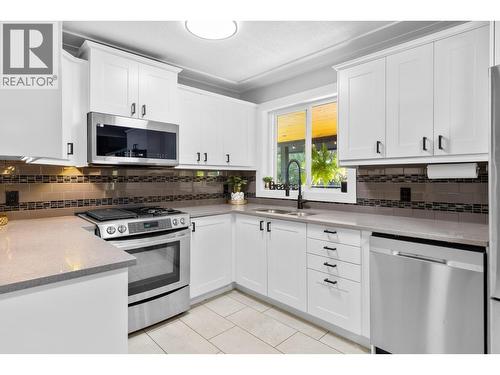 Kitchen - 3341 Broadview Road, West Kelowna, BC - Indoor Photo Showing Kitchen With Double Sink